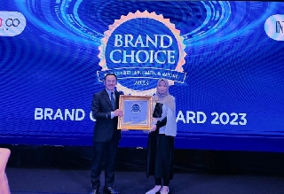 Azarine Meraih Penghargaan Brand Choice Award 2023
