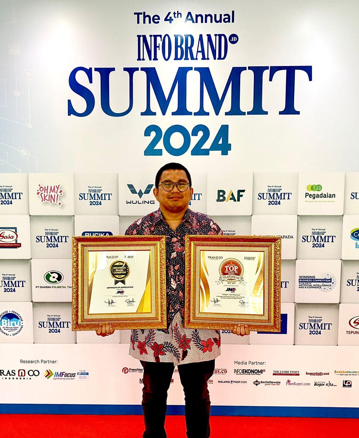 JNE Raih Dua Penghargaan dalam The 4th Annual Infobrand.id Summit 2024